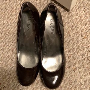 Patent Brown Guess Heels